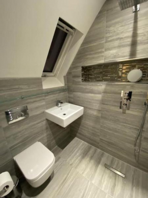 Luxury 4 bed house in Swindon